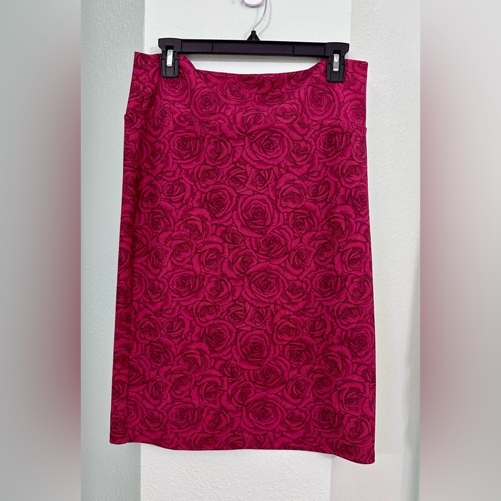 LuLaRoe Cassie Skirt, Size Lg, Roses!